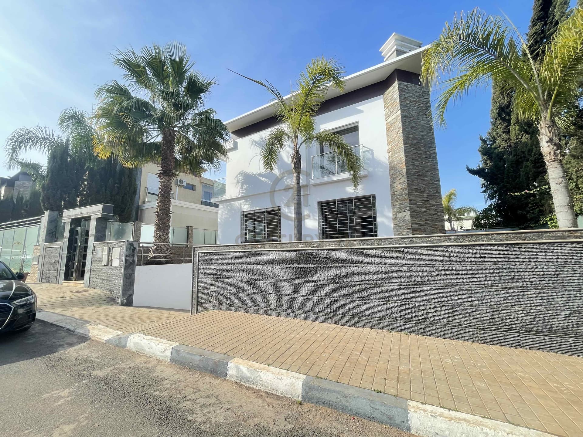 Main property image